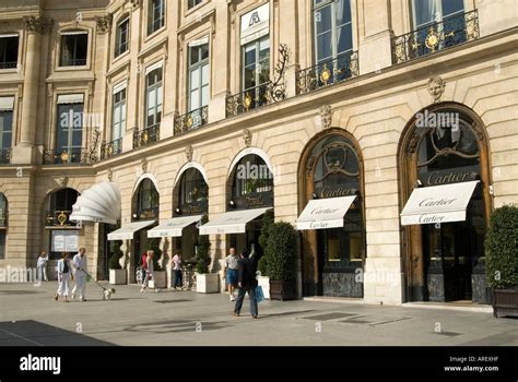 place vendome paris shops.